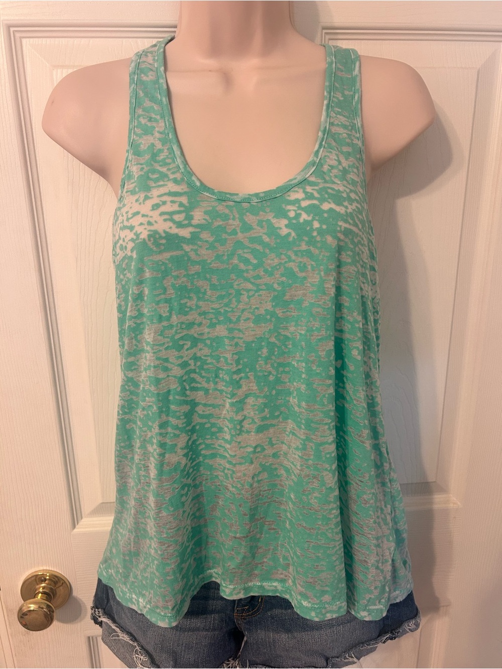 Women’s Juniors, Lilu, Mint Green Patterned Racerback Tank Top, Medium